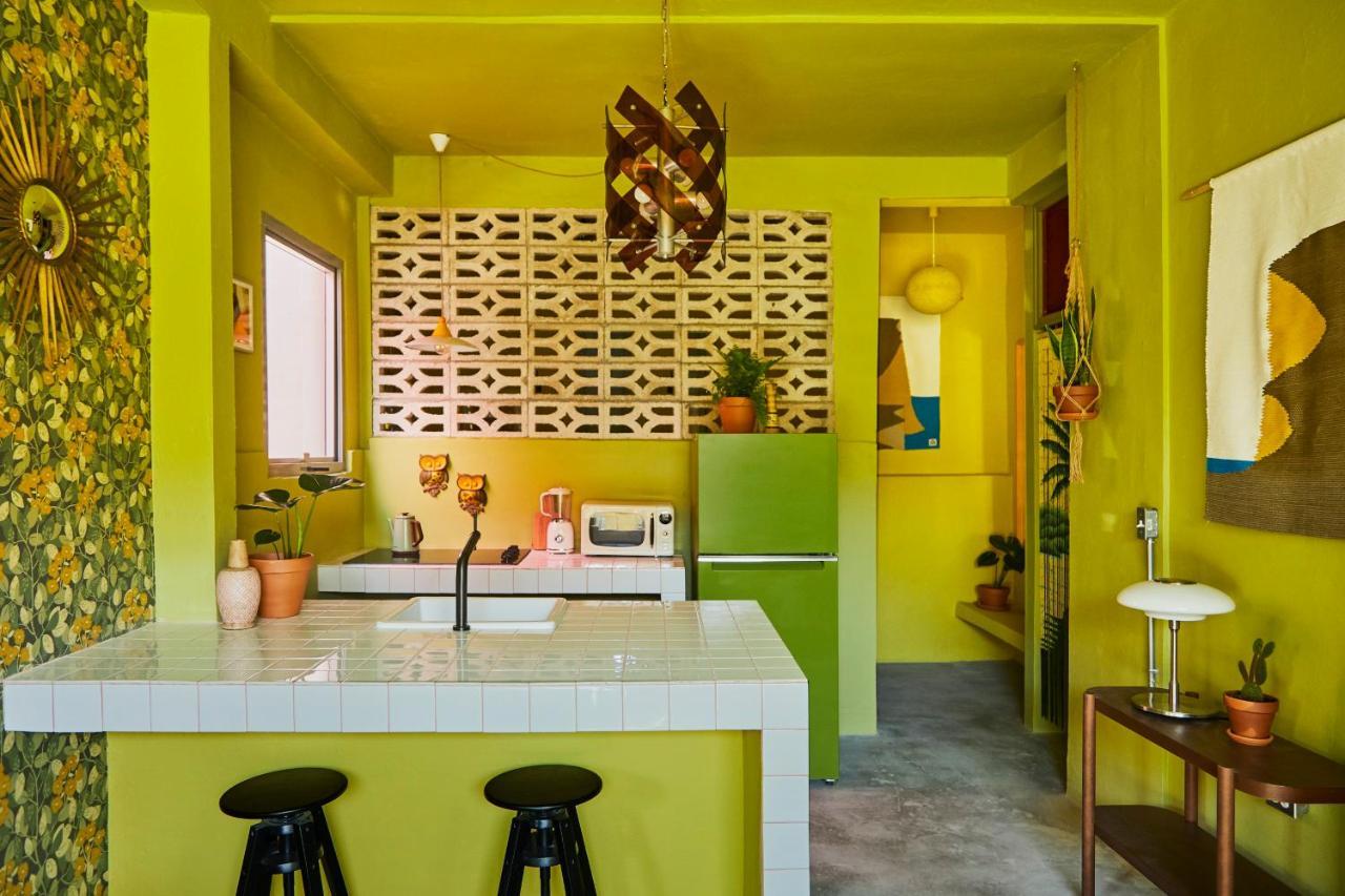 Mood Haus By Dw - 70's Retro * San Juan